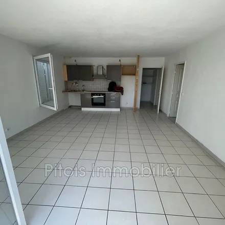 Image 6 - Impasse Juan, 06160 Antibes, France - Apartment for rent
