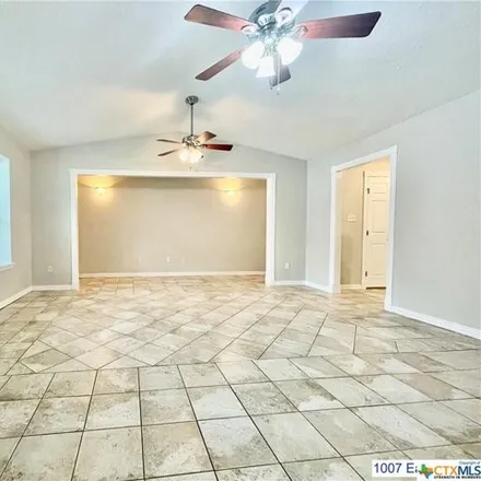 Image 3 - 699 Earle Street, San Marcos, TX 78666, USA - House for sale