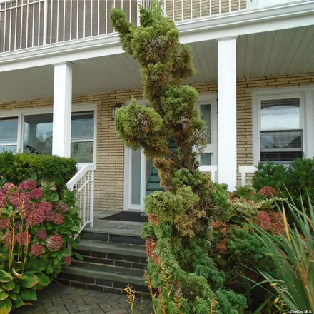 Rent this 1 bed apartment on 532 East Broadway in City of Long Beach, NY 11561