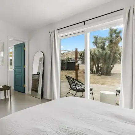 Rent this 4 bed house on Yucca Valley