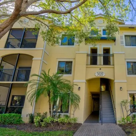 Buy this 3 bed condo on 2813 Grande Parkway in Palm Beach Gardens, FL 33410