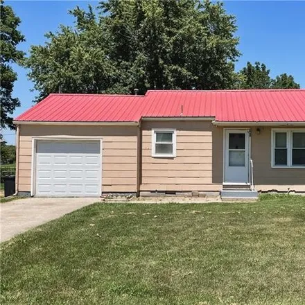 Buy this 2 bed house on 102 King Street in Windsor, MO 65360