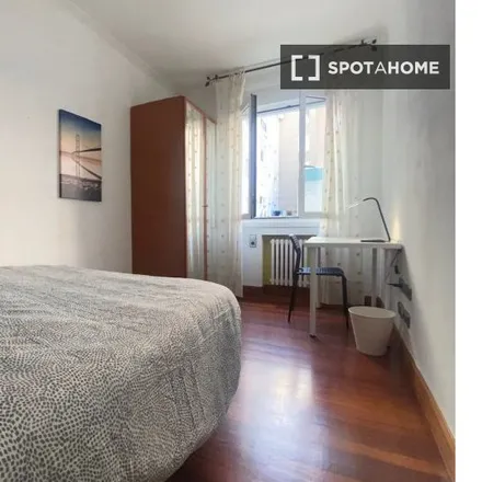 Rent this 5 bed room on Calle Blas de Otero / Blas de Otero kalea in 17, 48014 Bilbao