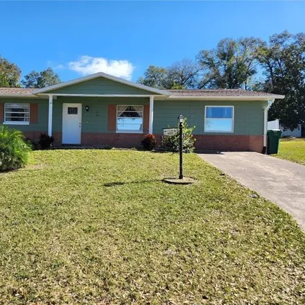 Buy this 3 bed house on 613 1st Avenue in Lady Lake, FL 32159