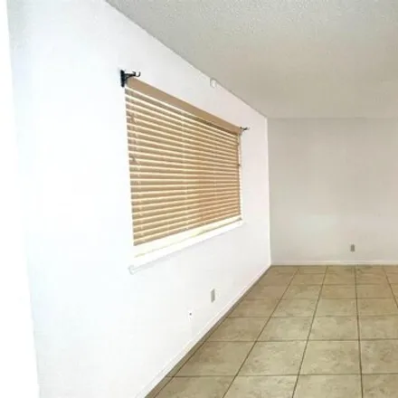 Image 3 - 135 Skaggs Street, Lemoore, CA 93245, USA - House for rent