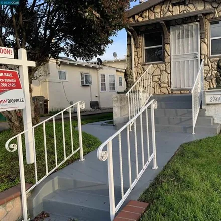Buy this 3 bed house on 2744 67th Avenue in Oakland, CA 94613