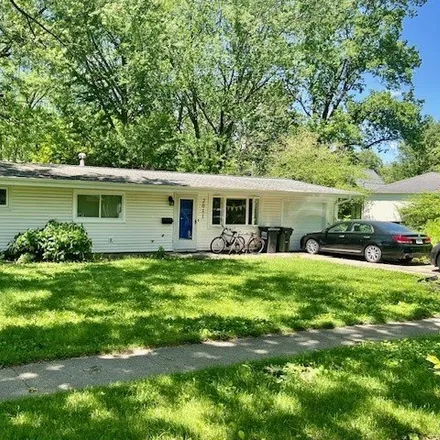 Buy this 3 bed house on 406 East Mumford Drive in Urbana, IL 61802