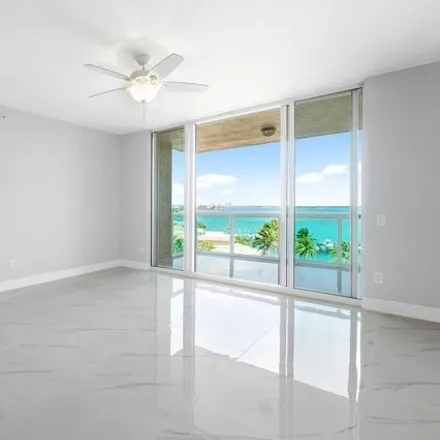 Image 3 - East Blue Heron Blvd Srv Rd, Riviera Beach, FL 33404, USA - Condo for rent