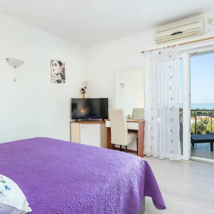 Rent this studio apartment on 21312 Općina Podstrana