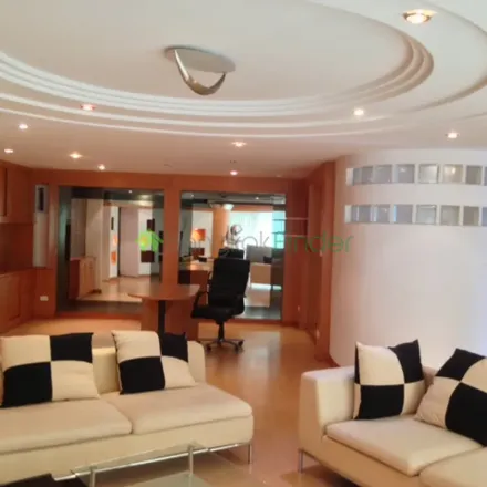 Rent this 3 bed apartment on Krung Kasem Road in Khlong Maha Nak Subdistrict, Pom Prap Sattru Phai District