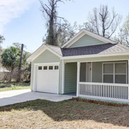 Rent this 3 bed house on 21 Navajo Trail in Wakulla Gardens, Wakulla County