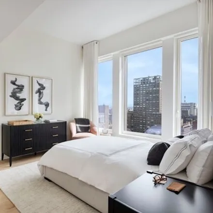 Image 3 - 253 East 62nd Street, New York, NY 10065, USA - Condo for sale