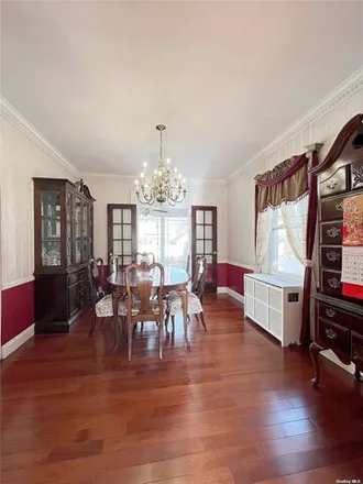 Image 4 - 15-31 145th Place, New York, NY 11357, USA - House for sale
