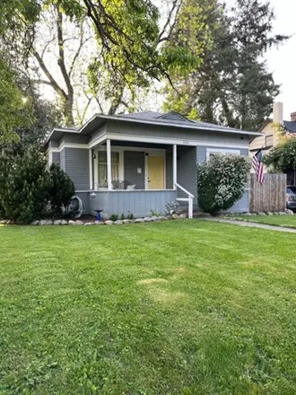 Buy this 1 bed house on 987 East 9th Street in Medford, OR 97504