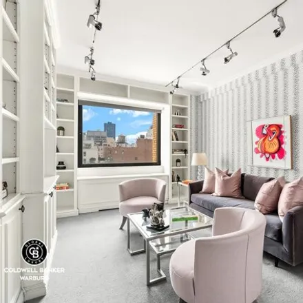 Image 3 - 5 East 67th Street, New York, NY 10065, USA - Apartment for sale