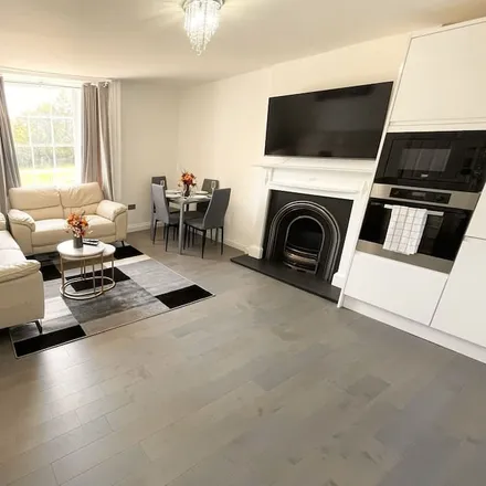 Rent this 2 bed apartment on Reigate and Banstead in RH1 6PU, United Kingdom