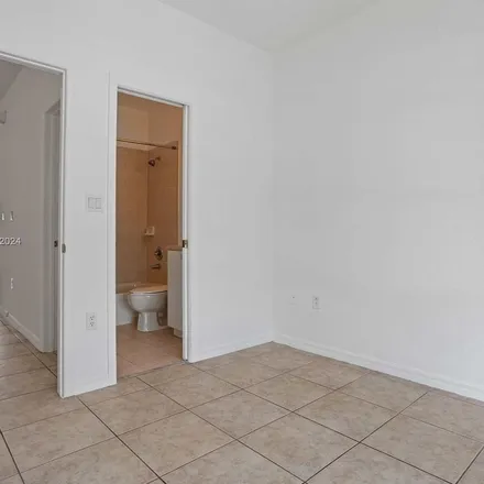 Image 3 - 10776 Northwest 83rd Terrace, Doral, FL 33178, USA - Townhouse for rent