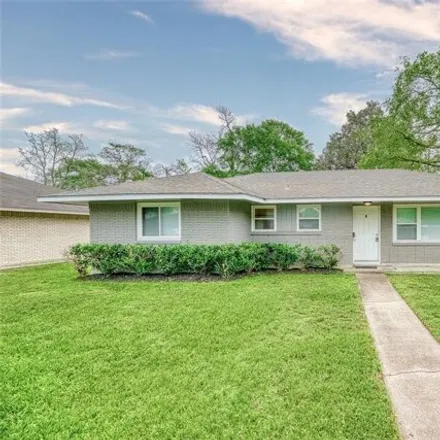 Buy this 3 bed house on 4676 Mall Drive in Houston, TX 77092