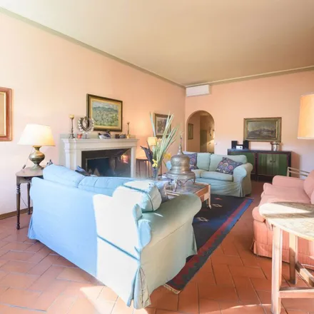 Image 2 - Vasari Corridor, Via Toscanella, 50125 Florence FI, Italy - Apartment for rent