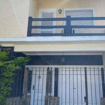 Rent this 5 bed house on Tucumán 186 in Partido de Lomas de Zamora, Lomas de Zamora
