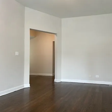 Image 4 - 6111 South Eberhart Avenue, Chicago, IL 60637, USA - Apartment for rent
