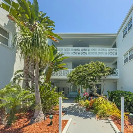 Buy this 1 bed condo on 268 East Osceola Lane in Cocoa Beach, FL 32931
