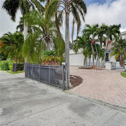 Rent this 5 bed house on 1113 Hollywood Boulevard in Hollywood, FL 33022
