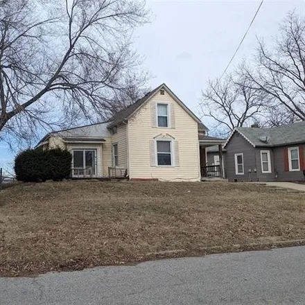 Buy this 3 bed house on 469 South 10th Street in Leavenworth, KS 66048