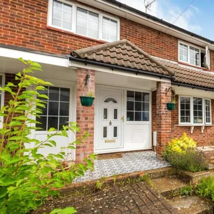 Buy this 3 bed townhouse on Ashtree Primary School and Nursery in Chertsey Rise, Stevenage
