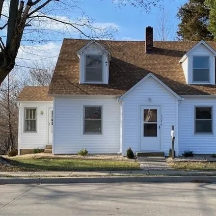 Buy this 4 bed house on 512 South Main Street in Perryville, MO 63775