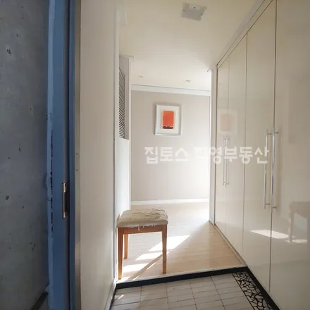 Rent this 2 bed apartment on 서울특별시 강남구 역삼동 627-1