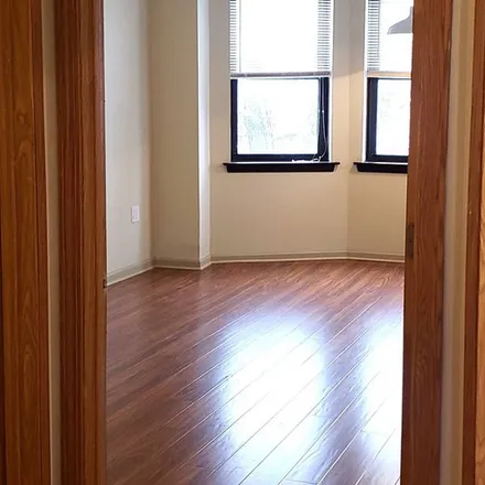 Rent this 2 bed apartment on 2967-2971 North Lincoln Avenue in Chicago, IL 60657