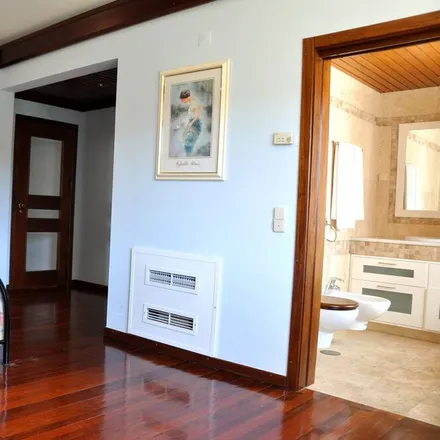 Rent this 5 bed house on Crowne Plaza Vilamoura Tesla Destination Charger in Rua da Comporta, 8125-403 Quarteira
