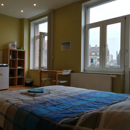 Rent this 1 bed apartment on Rue John Waterloo Wilson - John Waterloo Wilsonstraat 4 in 1000 Brussels, Belgium