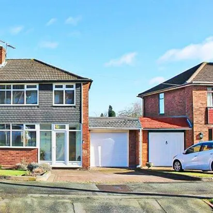 Buy this 3 bed duplex on Grosvenor Road in Ettingshall Park, WV4 6QU
