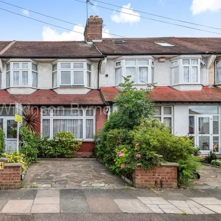 Rent this 4 bed townhouse on Pevensey Avenue in Bowes Park, London