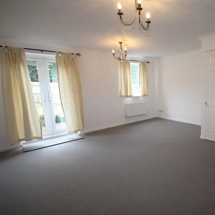 Image 2 - Keller Close, Stevenage, SG2 8BJ, United Kingdom - Townhouse for rent