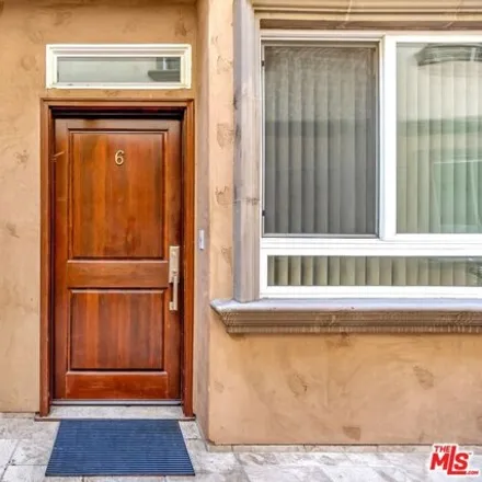 Image 6 - 11357 Huston Street, Los Angeles, CA 91601, USA - Townhouse for sale