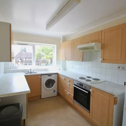 Rent this 2 bed apartment on Grandfield Avenue in Rounton, WD17 4PF