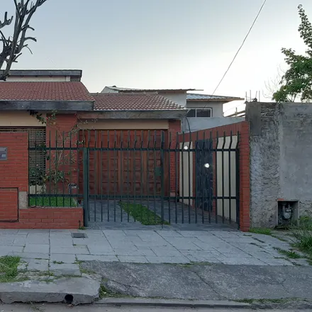 Buy this studio house on Enrique Hertz 3255 in Partido de La Matanza, 1755 Isidro Casanova