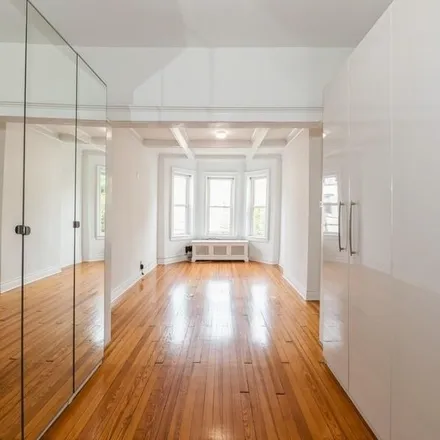 Image 7 - 227 89th Street, New York, NY 11209, USA - Townhouse for sale