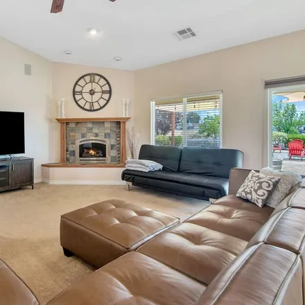 Rent this 4 bed house on Paso Robles