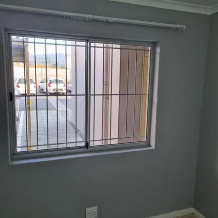 Image 4 - Brackenfell Traffic & Licensing Dept, Kruis Road, Brackenfell, Western Cape, 7560, South Africa - Apartment for rent