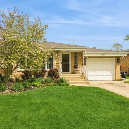 Buy this 3 bed house on 1324 Sunset Terrace in Arlington Heights, IL 60005