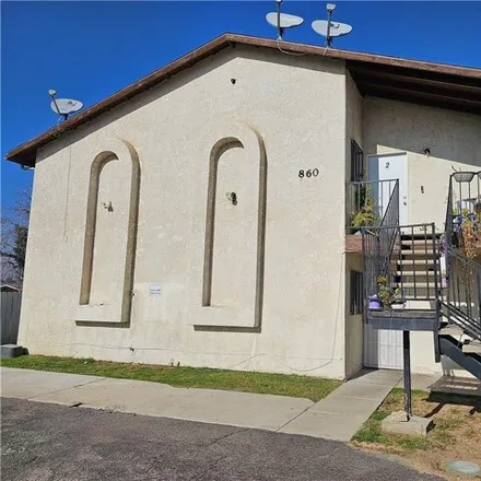 Buy this 12 bed house on 860 East 2nd Street in San Bernardino, CA 92408