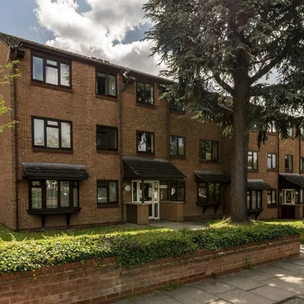 Rent this 2 bed apartment on 9 Park View Road in London, W5 2JA