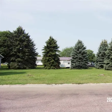 Rent this studio house on 491 10th Street in Hawarden, IA 51023