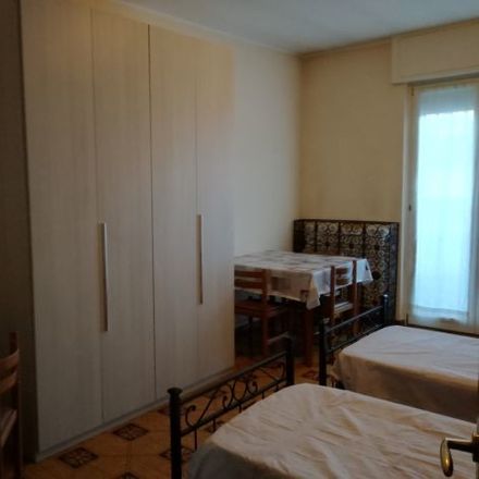 Rent this 2 bed room on Via Tonio da Belledo in 23900 Lecco LC, Italia