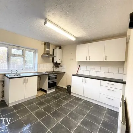 Image 3 - Rownall Road, Longton, ST3 6BT, United Kingdom - Townhouse for sale