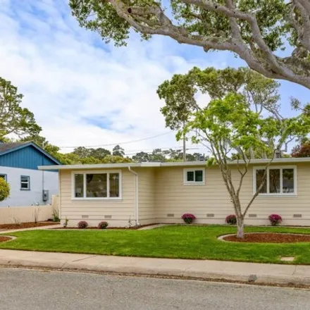 Image 2 - 765 Hillcrest Avenue, Pacific Grove, CA 93950, USA - House for sale